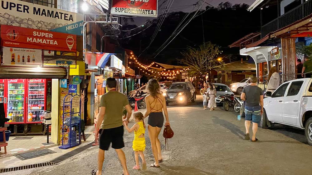 Is Costa Rica a safe country for Canadians to live?